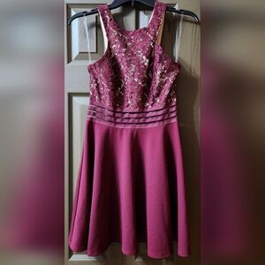 SPEECHLESS, JUNIORS MEDIUM, BURGUNDY, FORMAL DRESS